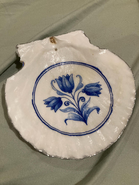 Blue and White Tulip Ornament: Dutch Floral Decor